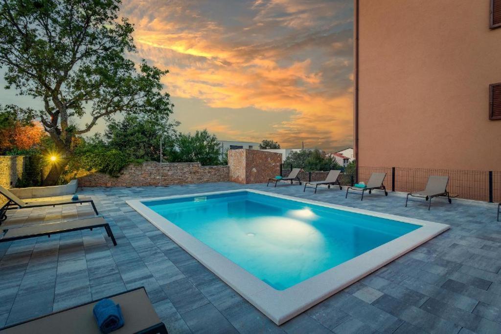 Cesare Apartment, With Swimming Pool And Sea View Лижнян Экстерьер фото