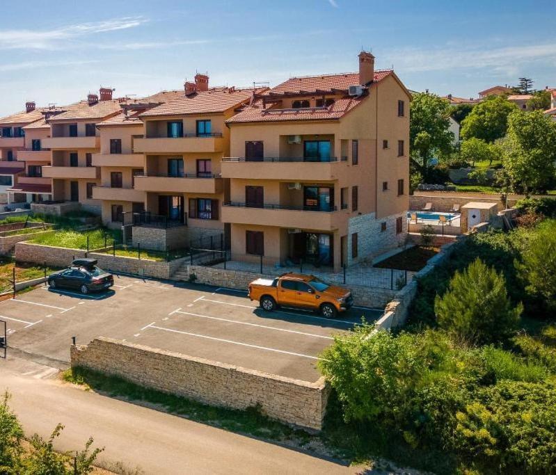 Cesare Apartment, With Swimming Pool And Sea View Лижнян Экстерьер фото